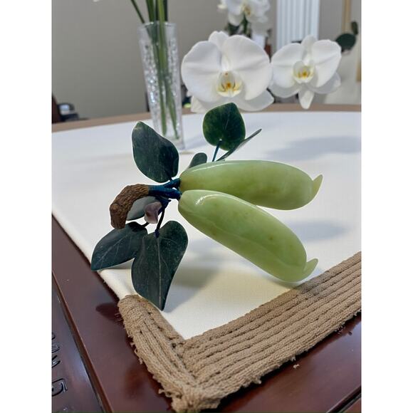 Vintage Chinese Serpentine Stone Pea Pod Sculpture-Leaves-Fruit-Jade Green-Carve - Picture 2 of 6